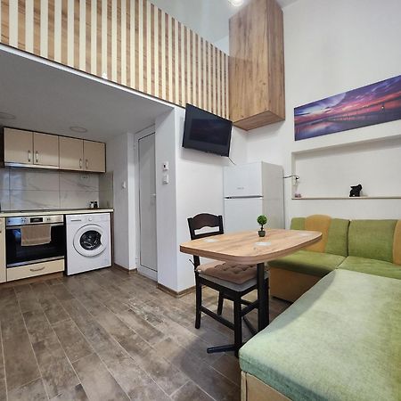 Cosy Apartment With A Sunny Balcony In Warna Zewnętrze zdjęcie