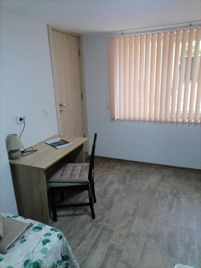 Cosy Apartment With A Sunny Balcony In Warna Zewnętrze zdjęcie