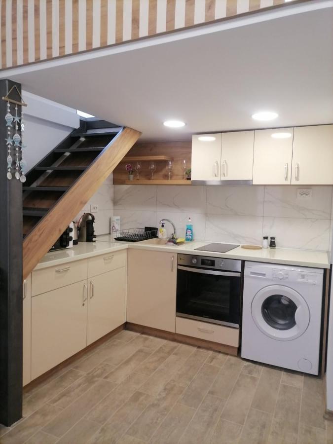 Cosy Apartment With A Sunny Balcony In Warna Zewnętrze zdjęcie
