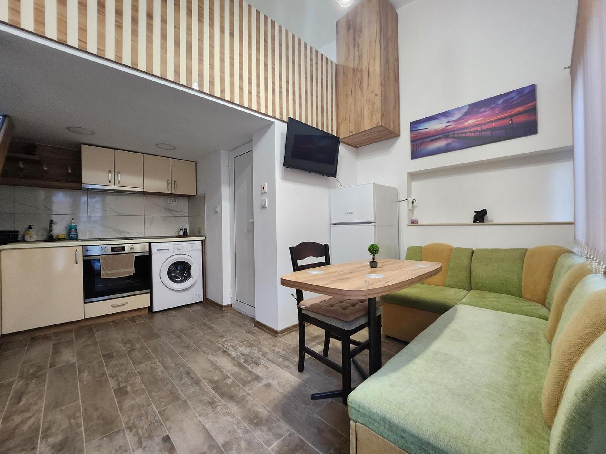 Cosy Apartment With A Sunny Balcony In Warna Zewnętrze zdjęcie